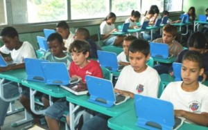 ESTADOS E MUNICÍPIOS PODERÃO FINANCIAR LAPTOPS PARA USO DOS ALUNOS NAS ESCOLAS PÚBLICAS